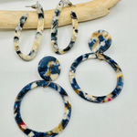 2 Pairs of Trendy Acrylic Lucite Hoop Earrings Photo 0