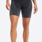 Fabletics Ombre Seamless Ultra High-Waisted 6" Short Photo 0