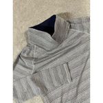 Under Armour  UA Women's Small  Zinger Navy Long‎ Sleeve Pullover Striped Shirt Photo 1