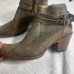 Shyanne  Madison Side Zipper chunkyBooties Size 8 ankle distressed  rodeo western Photo 1