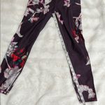 Athleta  Size Small Purple Floral Salutation Stash Pocket Magnolia Leggings Photo 6