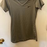 Nike Pro Dri-Fit womens v-neck short sleeve tee size M Photo 3