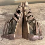 Baretraps Wear Ever by  Fenma Metallic Strappy Sandals Women’s Size 7 Photo 6