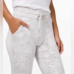 Lululemon NWOT  Ready to Crush Jogger Size 6 Photo 2