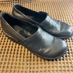 Born | Woman’s Slip On Clog Shoe Silver Metallic 9‎ Heeled Gray Photo 0