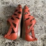 Earth Origins Cute leather sandals for WIDER feet ๐บ Photo 2