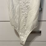Lulus  White Lace V Neck Bodysuit NWT Photo 4