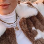 designer logo pendant on chain necklace Gold Photo 13