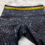 Lululemon  Wunder Under Crop ll Full On Luon in Star Crushed Coal Black. Size 6. Photo 8
