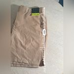 Tek Gear NWT Women's  Pleated 7-in. Golf Shorts Size M Tan Cream Photo 4