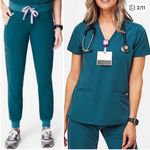 FIGS  Zamora Jogger Scrub Pants & Casma Top Set Caribbean Blue Teal Photo 1