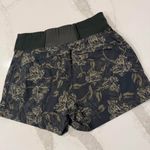 Athleta Trekkie North Floral Printed Shorts Women's 8 Terra Firma Olive Pull On Photo 6