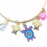 Boutique Beaded Sea Turtle Charm Colorful Bangle Bracelet Photo 1
