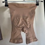 SKIMS ‎ SEAMLESS SCULPT MID THIGH SHORT NWOB size S between clay and mica Photo 5