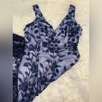 Eliza J NWOT Floral Embroidered 3D Appliqué navy blue ball Gown Sz 6 Photo 8