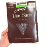 Hanes Vintage 1989 ‎ Ultra Sheer Pantyhose Town Taupe Size B Style 709 Photo 0