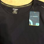 Brooks Women navy blue  long sleeve running shirt Photo 1