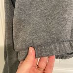 EUC Women’s gray elastic band waist hooded cropped sweatshirt medium‎ Photo 2