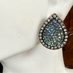 Teardrop rhinestone post earrings Photo 3