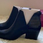 SO NWT

 Barb Women's Ankle Boots Photo 0
