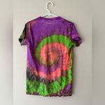 Gildan  Tie Dye Multicolored Print Shirt With Quote Be Kind Size S Photo 7