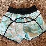 Lululemon Tracker Short II *2-way Stretch Spray Dye White Blue Tropics / Black Photo 2