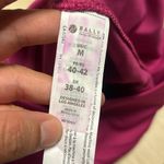 Bally Total Fitness  fuchsia red bike shorts, size medium, new Photo 3