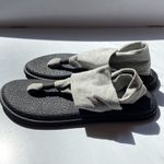 Sanuk Yoga Thongs Yoga Sling 2 Flip Flops Gray Grey NEW Foam Comfort Size 6 Photo 3