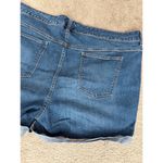 Old Navy  Plus Boyfriend Fit Mid-Rise Cuffed Hem Denim Shorts Medium Wash Size 24 Photo 5