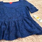 Elle Short Sleeve Blouse In Size Small Photo 1