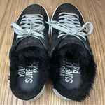 P448  Clara Metallic Faux Fur Lined Platform Slip On Sneakers Black Gold Glitter Photo 6
