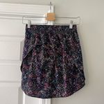 Lululemon  Hotty Hot High Rise Skirt Size 4 NEW Photo 2