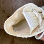 Converse New York sample rare cream textured hi top sneakers
Unisex
Women’s 8 Photo 4