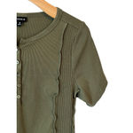Torrid  Top Womens Size L Army Green Ribbed Short Sleeve Quarter Button Shirt NWT Photo 2