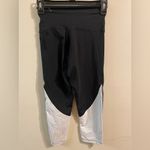 PINK - Victoria's Secret PINK VS Victoria's Secret Ultimate Black White‎ Cropped Yoga Pants Size XS Photo 1