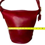 Coach VINTAGE Red Glove Tanned Duffle Sac XL Crossbody Bucket Bag USA 9085 COA Photo 10