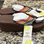 Roxy NWT thong sandals Photo 1