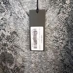 Monrow New Valentina Foil V Photo 4