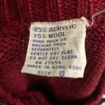 Burgundy and red wool acrylic sweater with a V Photo 2