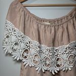 Stone Cold Fox ‎ Strapless Beige Dress with White Lace Photo 2