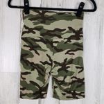 Le lis NWT Olive Green Camo Camouflage Fitted Biker Athletic Shorts Women's Photo 4