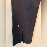 Lululemon Gather & Crow Blue Pink Flower Cropped Leggings Size 8 Photo 3