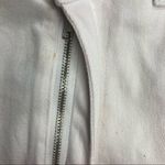 The Quacker Factory Women’s Capri White Floral Jeans Size 8 Inseam 21” Photo 4