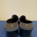 Clarks  8 M Women Brown Leather Button‎ Accent Clogs Mules Slip On Slides 8 M Photo 3