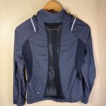 Lululemon  Run Nada Black Gray Lace Full Zip Size 6‎ Activewear Jacket Reflective Photo 4