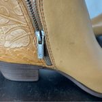 Lucky Brand Women's Basel Ankle Booties Caramel New Milled Old English Sz 7.5 Photo 3