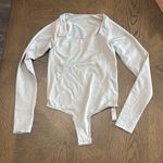 SKIMS ESSENTIAL LONG SLEEVE SCOOP NECK BODYSUIT, LIMITED EDITIONLIGHT GREY,S,$78 Photo 5