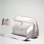 Lululemon NWT 1L Vapor White with Studded Logo Everywhere Belt Bag Photo 5
