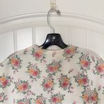 So Me Feminine Floral Cottage Photo 5