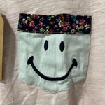 Listicle NEW  top short sleeve Size Small Pink T-shirt Smile Pocket V Neck Photo 2